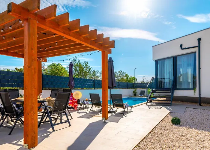 Laurel Villa Skradin